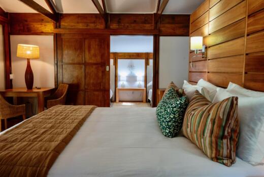 Makakatana Bay Lodge