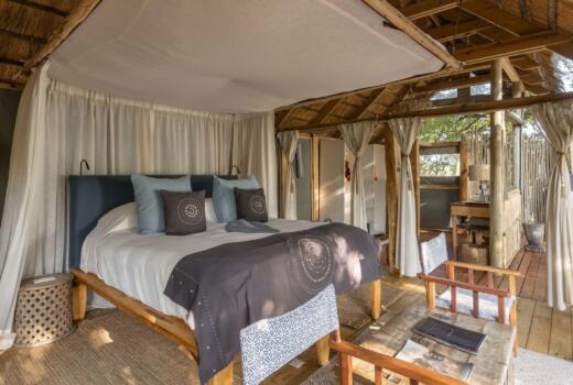 Sindabezi Island Lodge