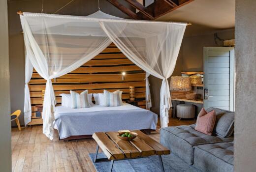 Rhino Ridge Safari Lodge