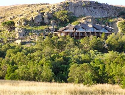 Isandlwana-lodge-exterior-25