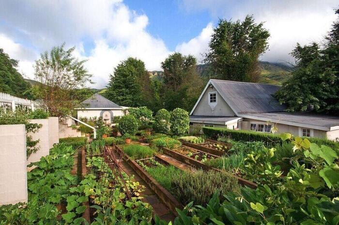 Cedarberg Travel | Cleopatra Mountain Farmhouse