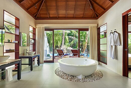 Hilton Labriz Resort & Spa