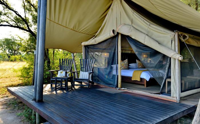 Cedarberg Travel | Rhino Walking Safaris at Plains Camp