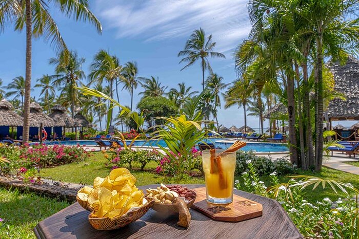 Cedarberg Travel | Breezes Beach Club & Spa