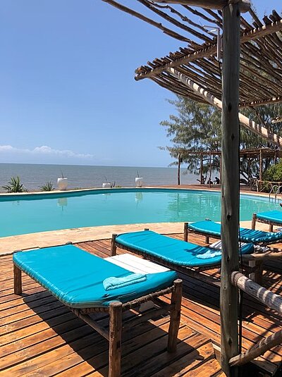 Cedarberg Travel | Saadani Safari Lodge