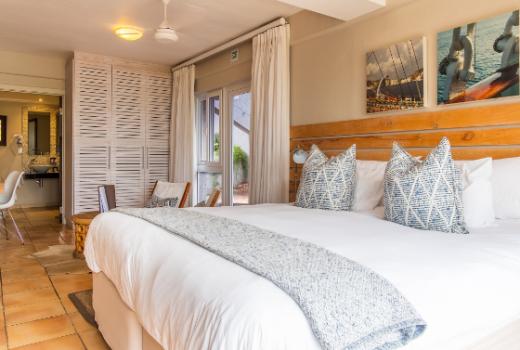 Periwinkle Lodge