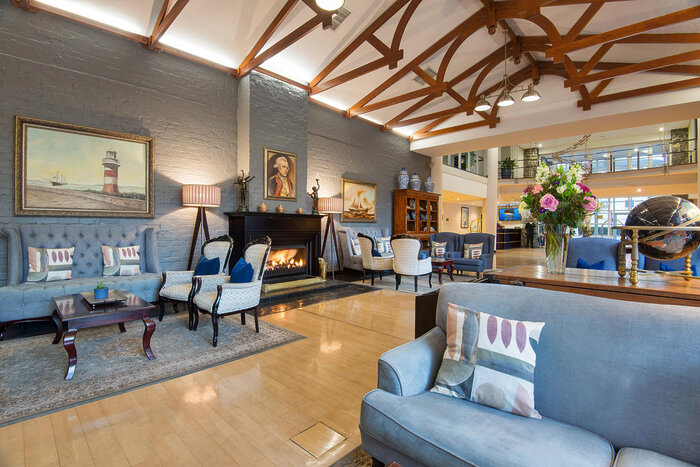 Cedarberg Travel | Commodore Hotel