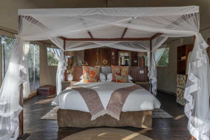 Cedarberg Travel | Ila Safari Lodge