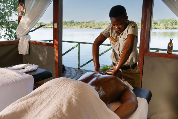 Cedarberg Travel | Ila Safari Lodge