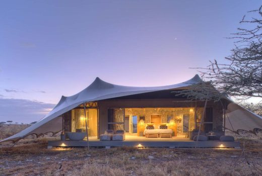 Namiri Plains Camp