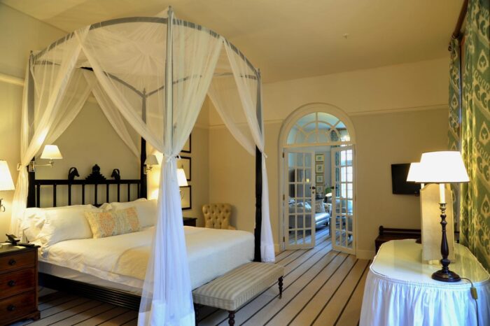 Cedarberg Travel | Victoria Falls Hotel