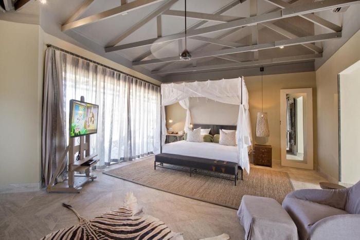 Epako-game-lodge-Rooms-Loft-suite-bedroom 2-700
