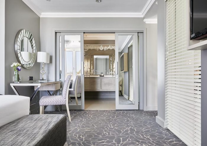 Cedarberg Travel | Queen Victoria Hotel