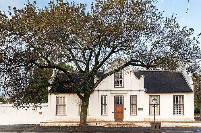 Stellenbosch vs Franschhoek, Cape Dutch architecture in Stellenbosch