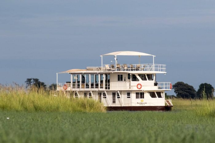 Cedarberg Travel | Pangolin Voyager Houseboat