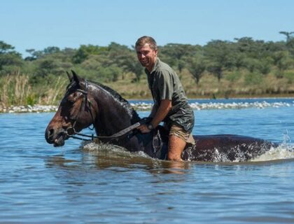 horizon-horseback-safari-activities-swimming-with-horses