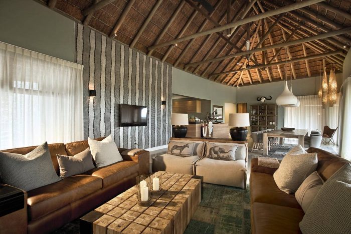 Cedarberg Travel | Mhondoro Safari Lodge & Villa