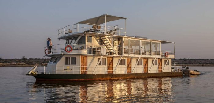 Cedarberg Travel | Pangolin Voyager Houseboat