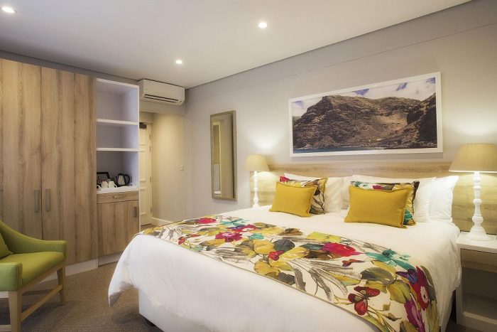 Cedarberg Travel | Mantis St. Helena