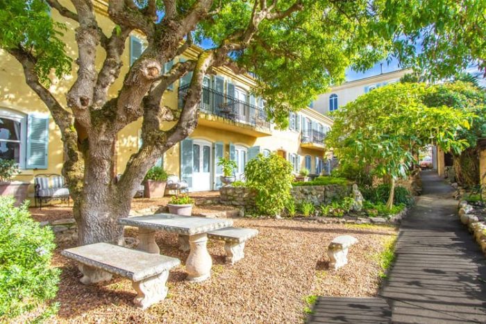 Cedarberg Travel | Auberge Burgundy