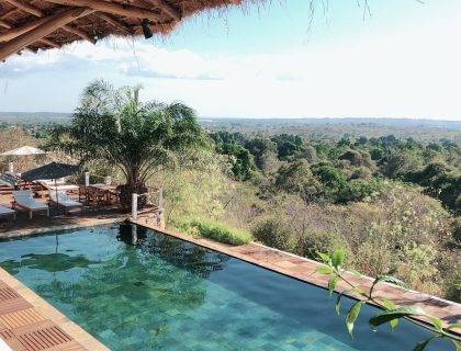 Le-soleil-des-tsingy-pool