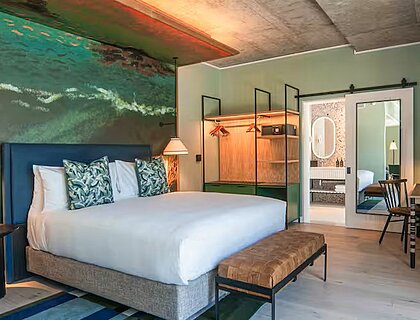 king-premium-suite-with-mountain-view-canopy-by-hilton-cape-town-