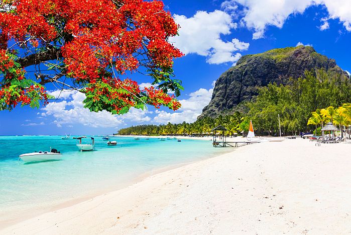 Mauritius West Coast resorts - LUX le Morne