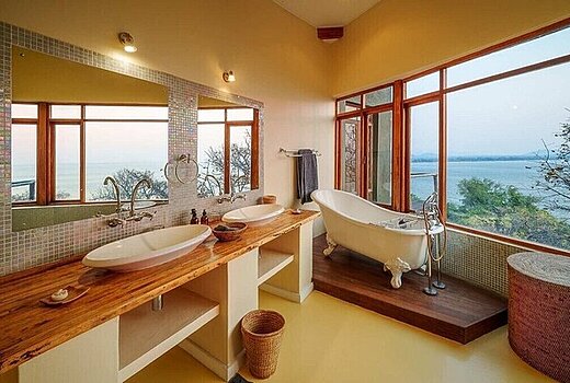 Villa (5 Villas with Lake View)