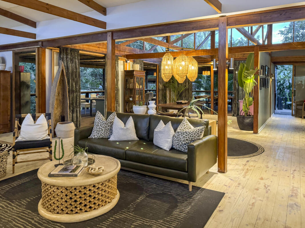 Cedarberg Travel | Makakatana Bay Lodge