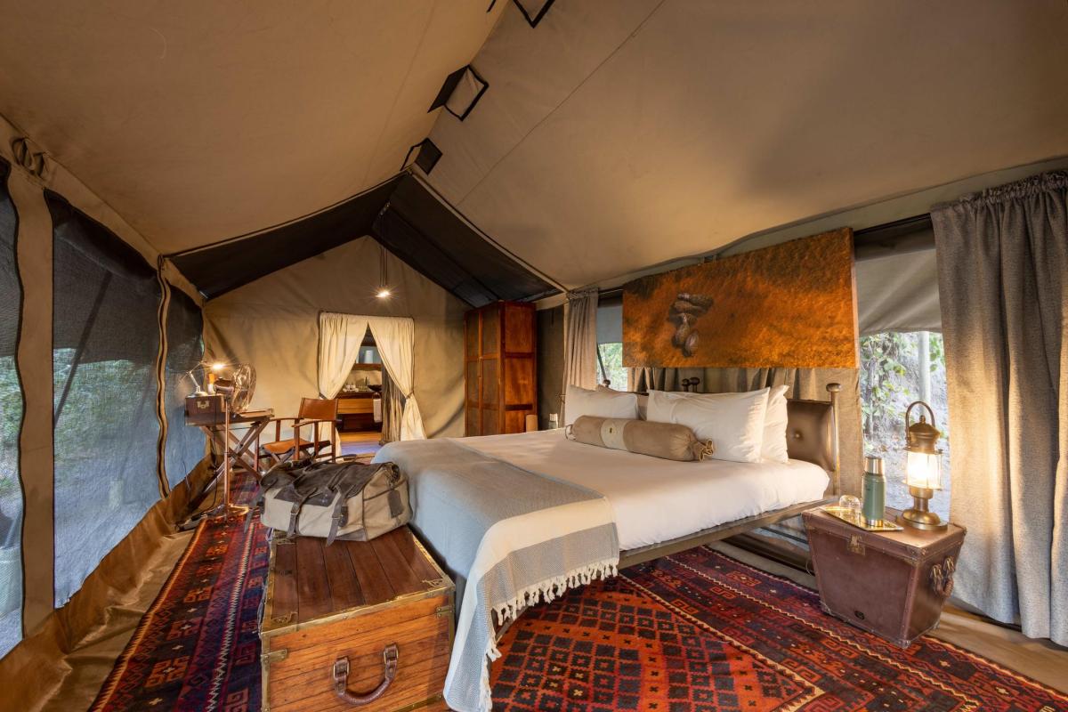 Cedarberg Travel | Selinda Explorers Camp