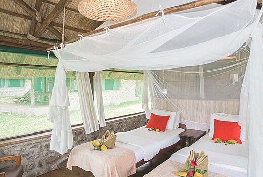 14 Stone Canvas Chalets