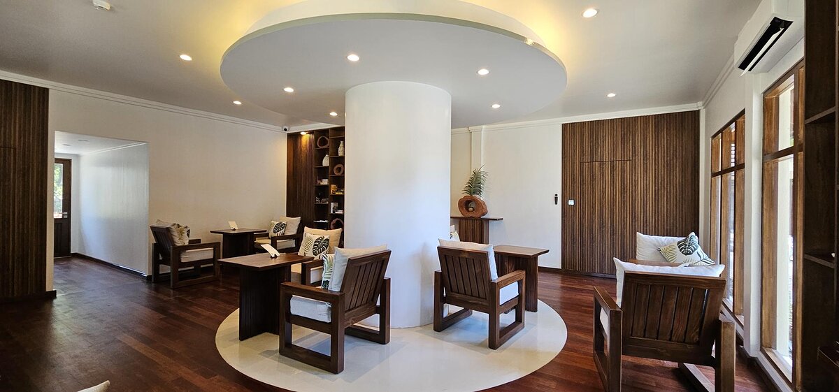 Cedarberg Travel | Hilton Labriz Resort & Spa