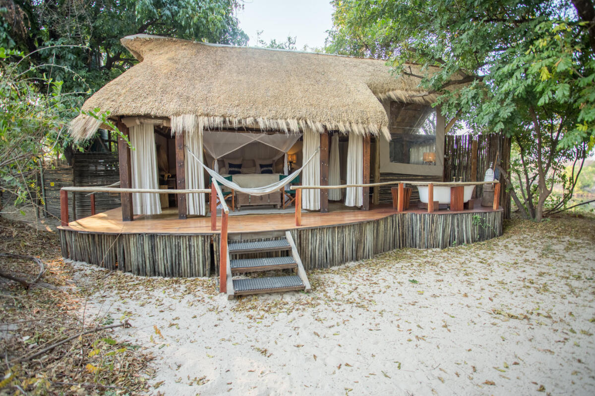 Cedarberg Travel | Sindabezi Island Lodge