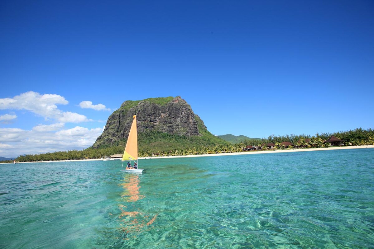 Cedarberg Travel | LUX Le Morne Hotel