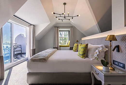 Luxury Balcony Suite