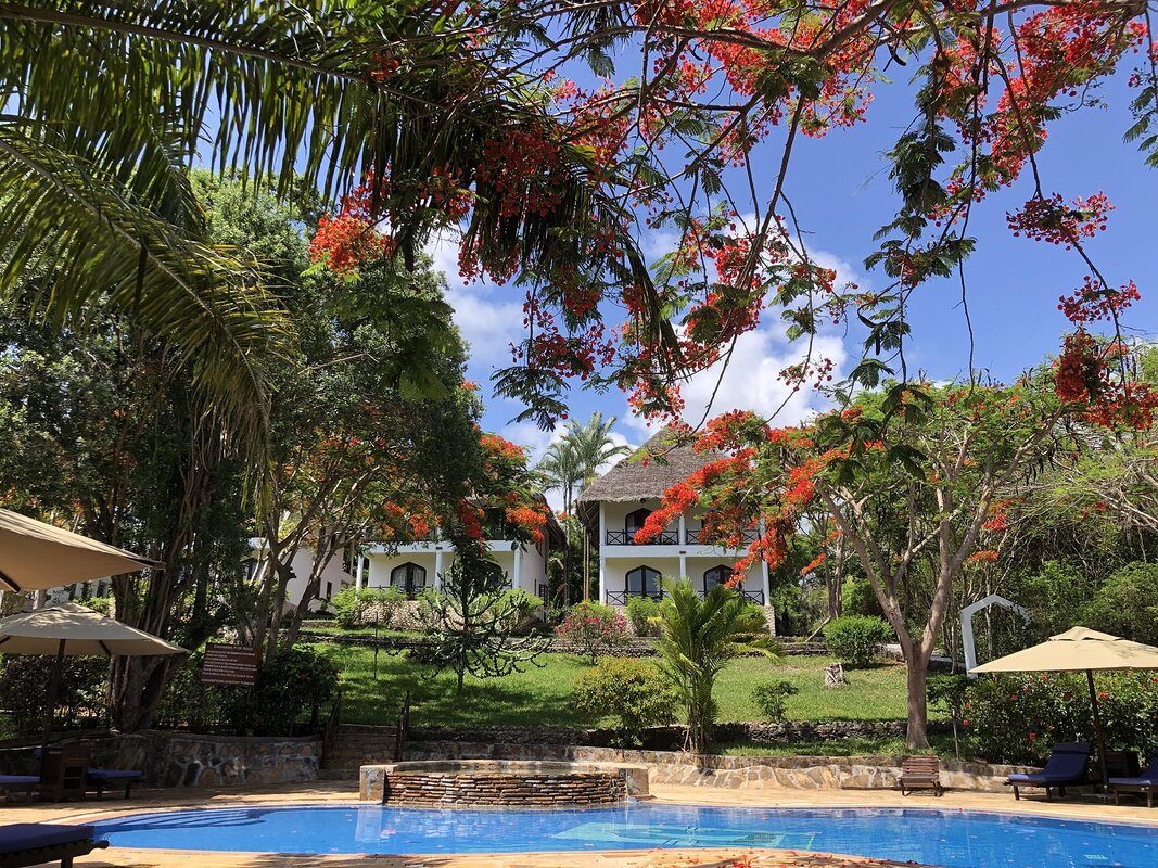 Cedarberg Travel | Bluebay Beach Resort & Spa