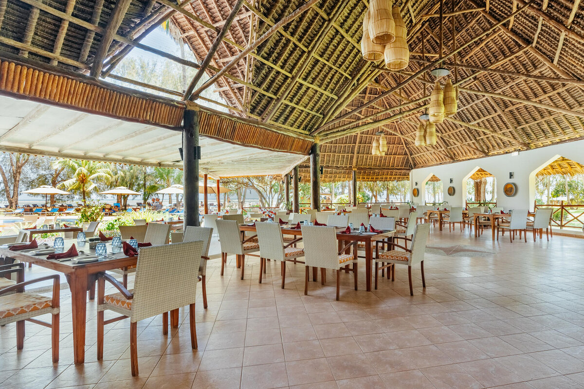Cedarberg Travel | Bluebay Beach Resort & Spa