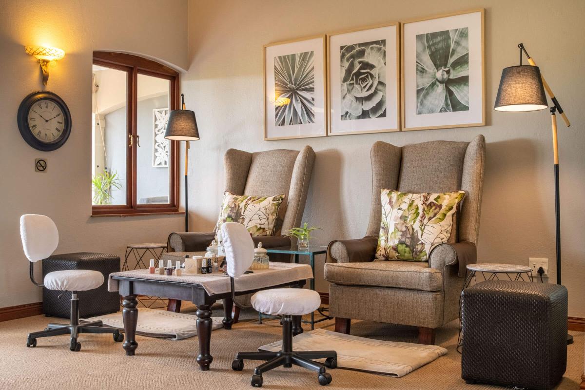 Cedarberg Travel | Oliver's Hotel & Restaurant