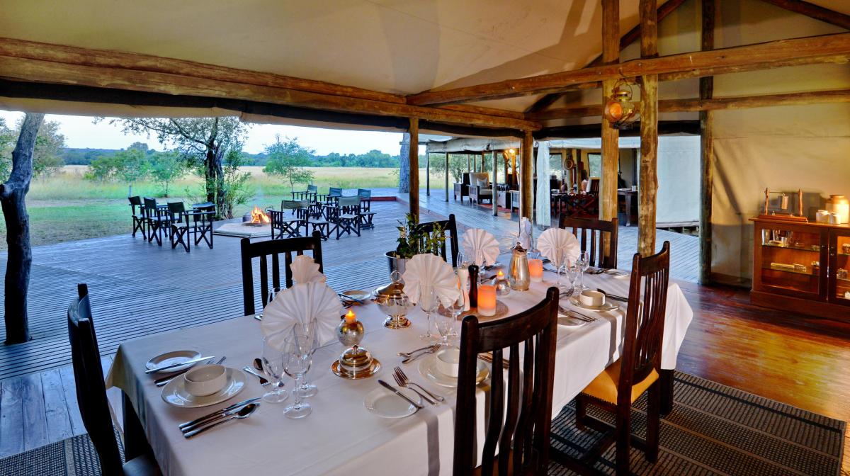 Cedarberg Travel | Rhino Walking Safaris at Plains Camp