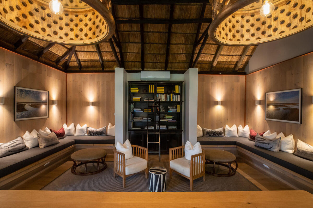 Cedarberg Travel | Mfuwe Lodge