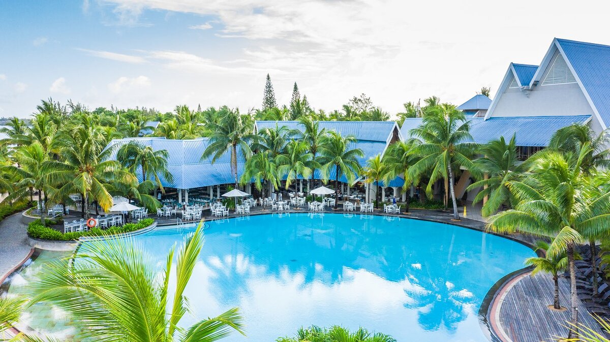 Cedarberg Travel | Victoria Beachcomber Resort & Spa