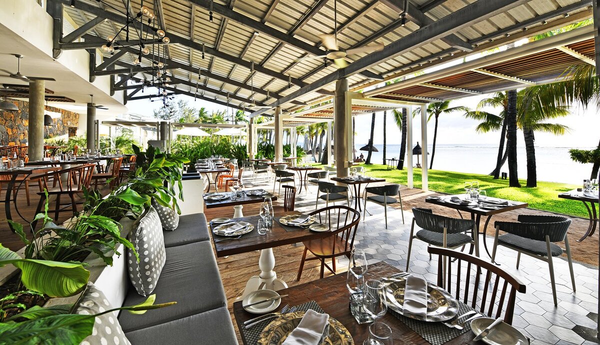 Cedarberg Travel | Victoria Beachcomber Resort & Spa