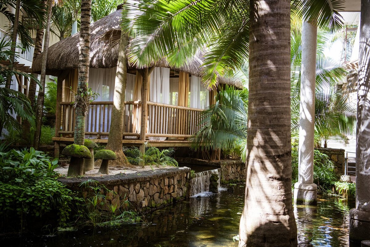 Cedarberg Travel | Victoria Beachcomber Resort & Spa