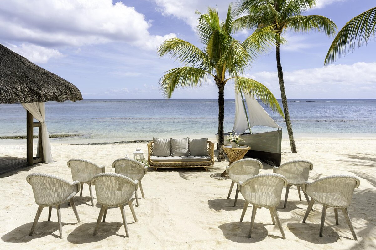 Cedarberg Travel | Victoria Beachcomber Resort & Spa