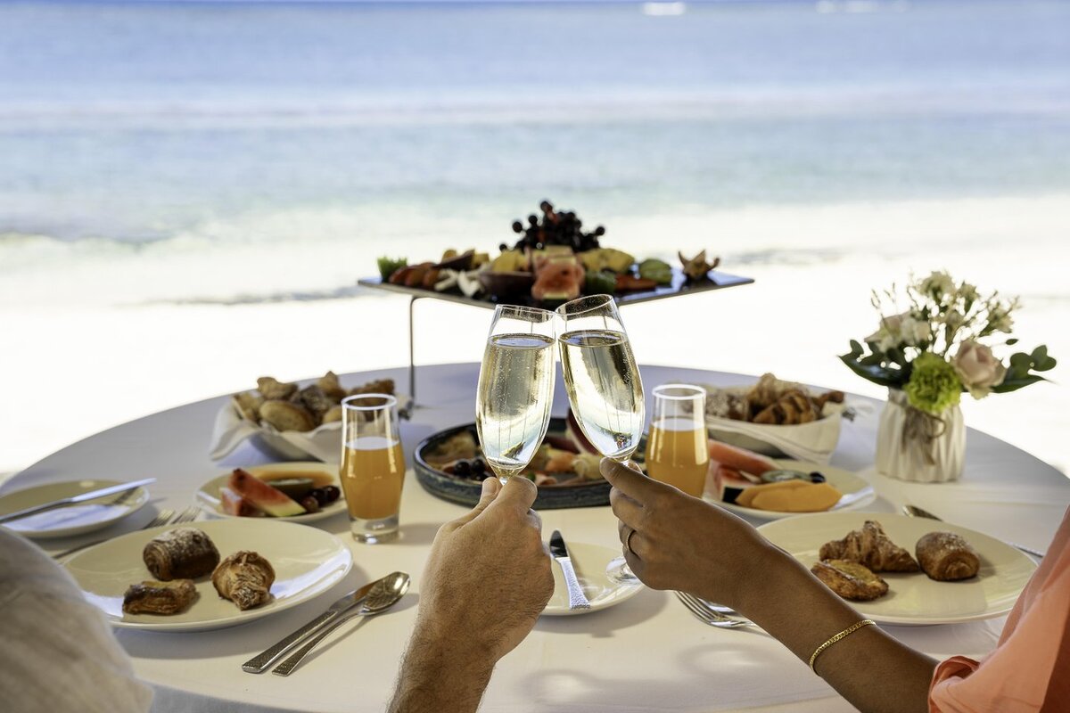 Cedarberg Travel | Victoria Beachcomber Resort & Spa