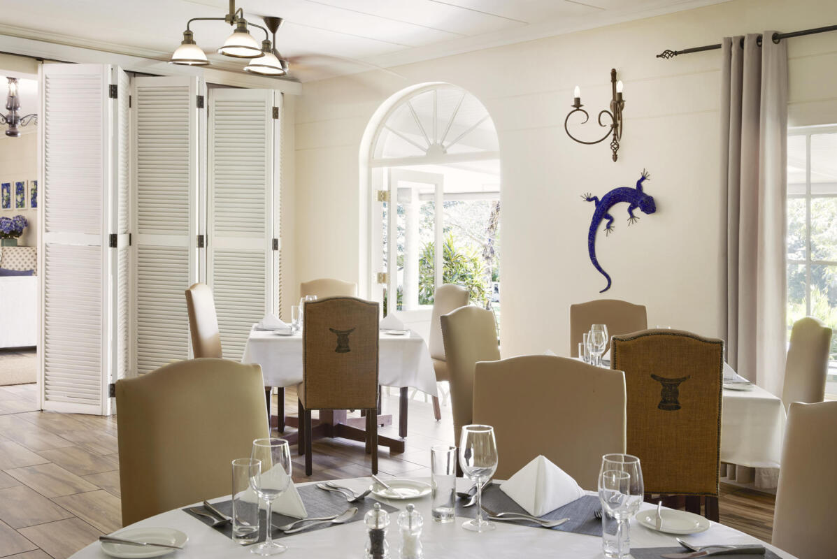 Cedarberg Travel | Batonka Guest Lodge, Victoria Falls