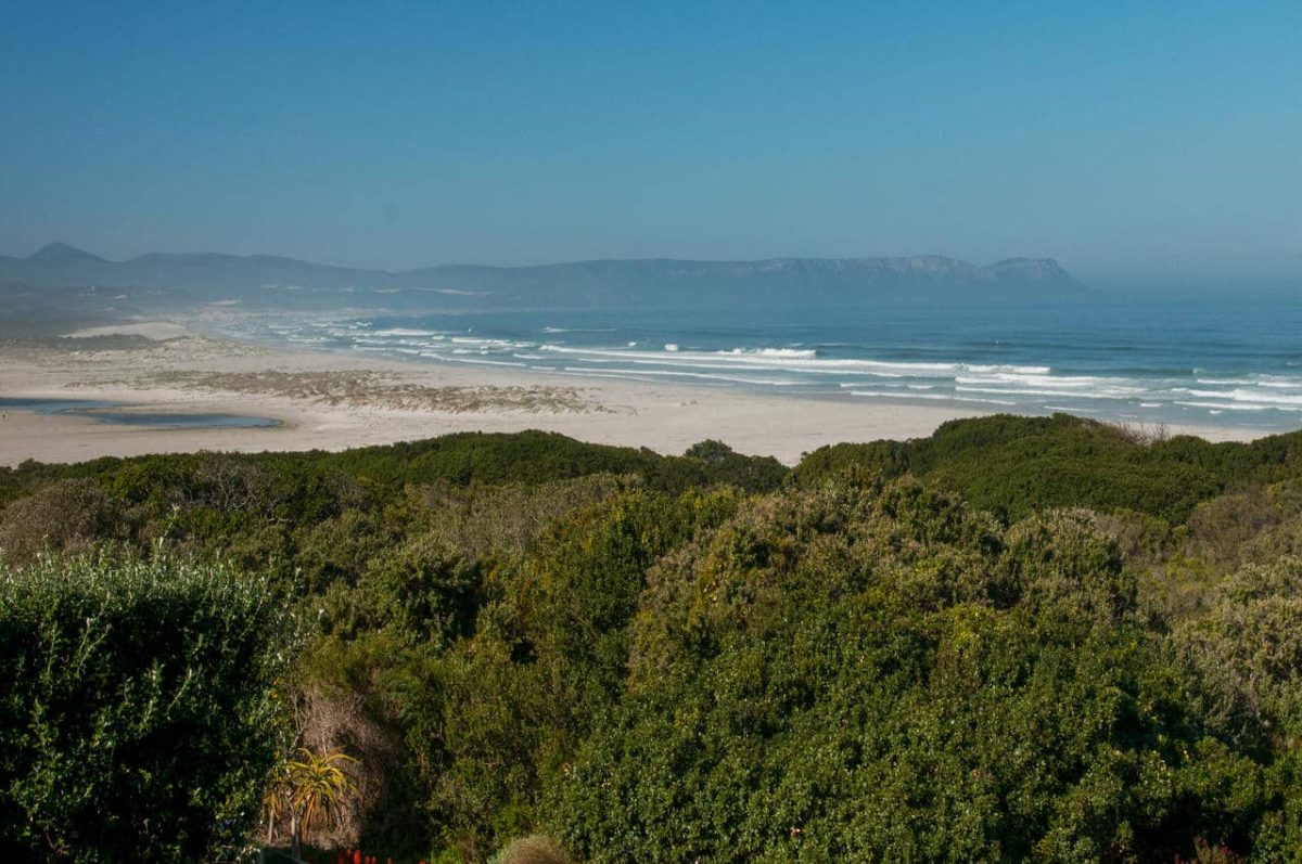 Cedarberg Travel | Mosselberg on Grotto Beach