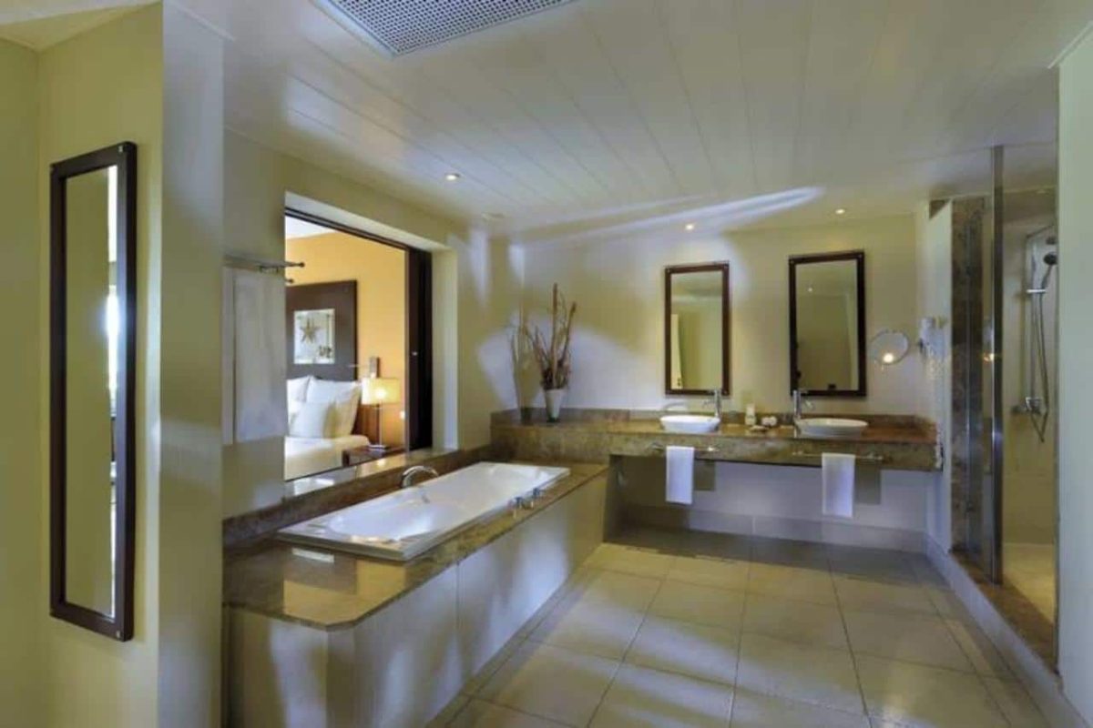 Cedarberg Travel | Victoria Beachcomber Resort & Spa