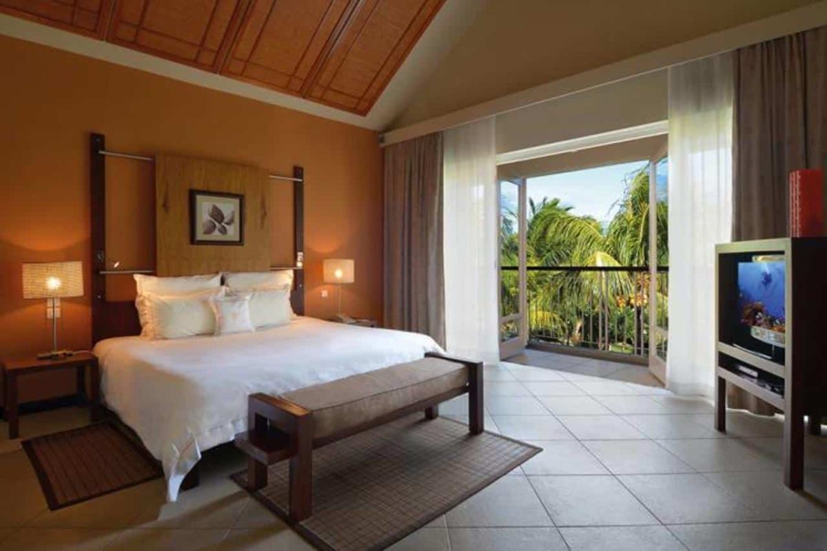 Cedarberg Travel | Victoria Beachcomber Resort & Spa