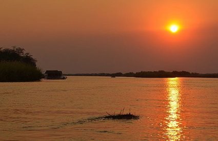 Hakusembe River Lodge